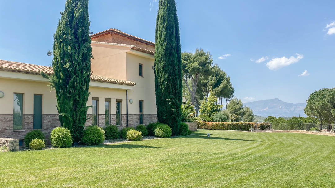 Espectacular finca con villa y casa de invitados en Penáguila