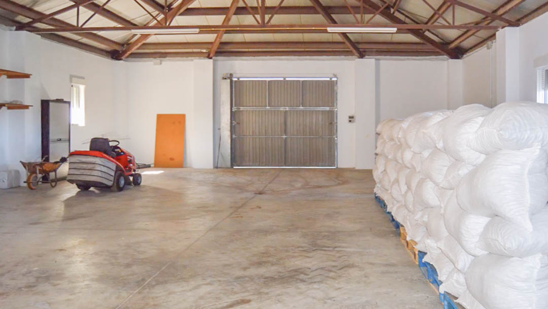 Espectacular finca con villa y casa de invitados en Penáguila