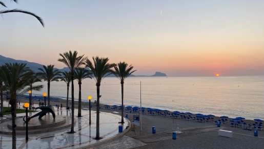 Villa de estilo colonial con piscina privada en L'Alfàs del Pi