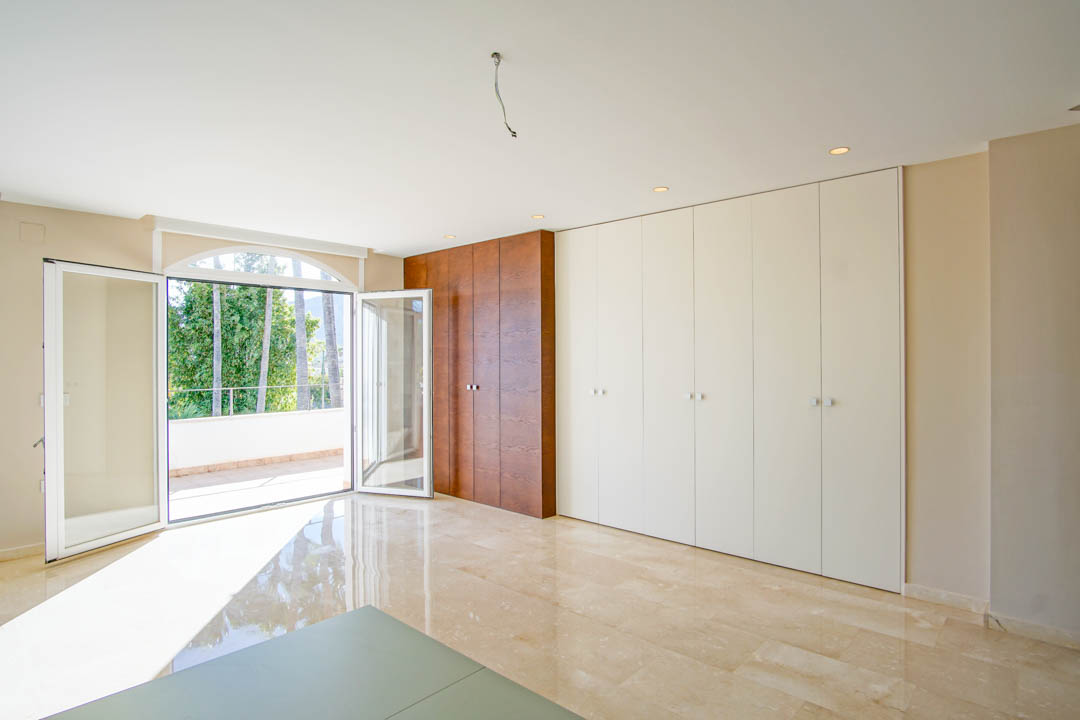 Villa de estilo colonial con piscina privada en L'Alfàs del Pi