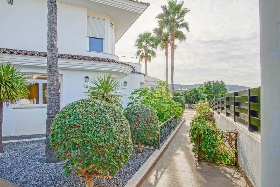 Villa de estilo colonial con piscina privada en L'Alfàs del Pi