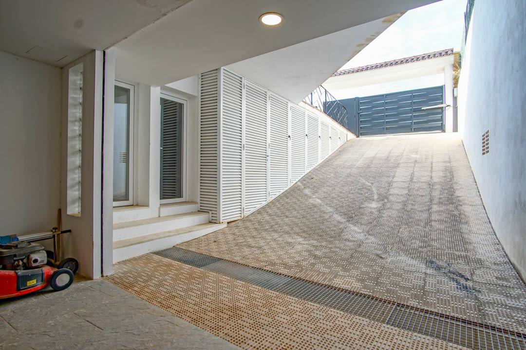 Villa de estilo colonial con piscina privada en L'Alfàs del Pi