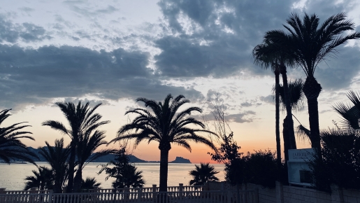 Villa de estilo colonial con piscina privada en L'Alfàs del Pi