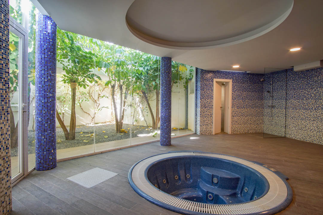 Villa de estilo colonial con piscina privada en L'Alfàs del Pi