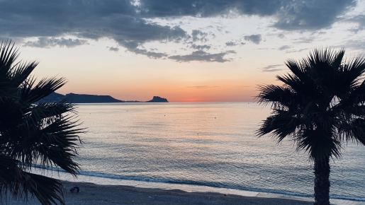 Villa de estilo colonial con piscina privada en L'Alfàs del Pi