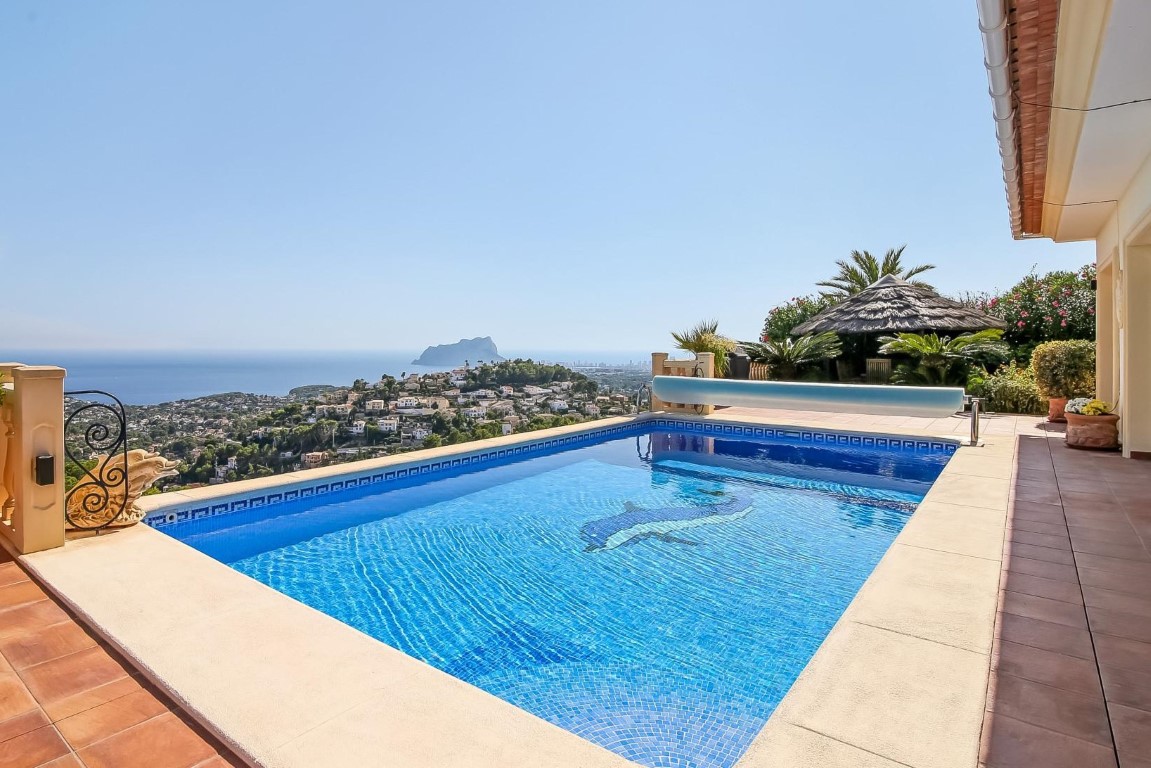 Villa en Moraira, Benimeit con vistas al mar y apartamento de invitados