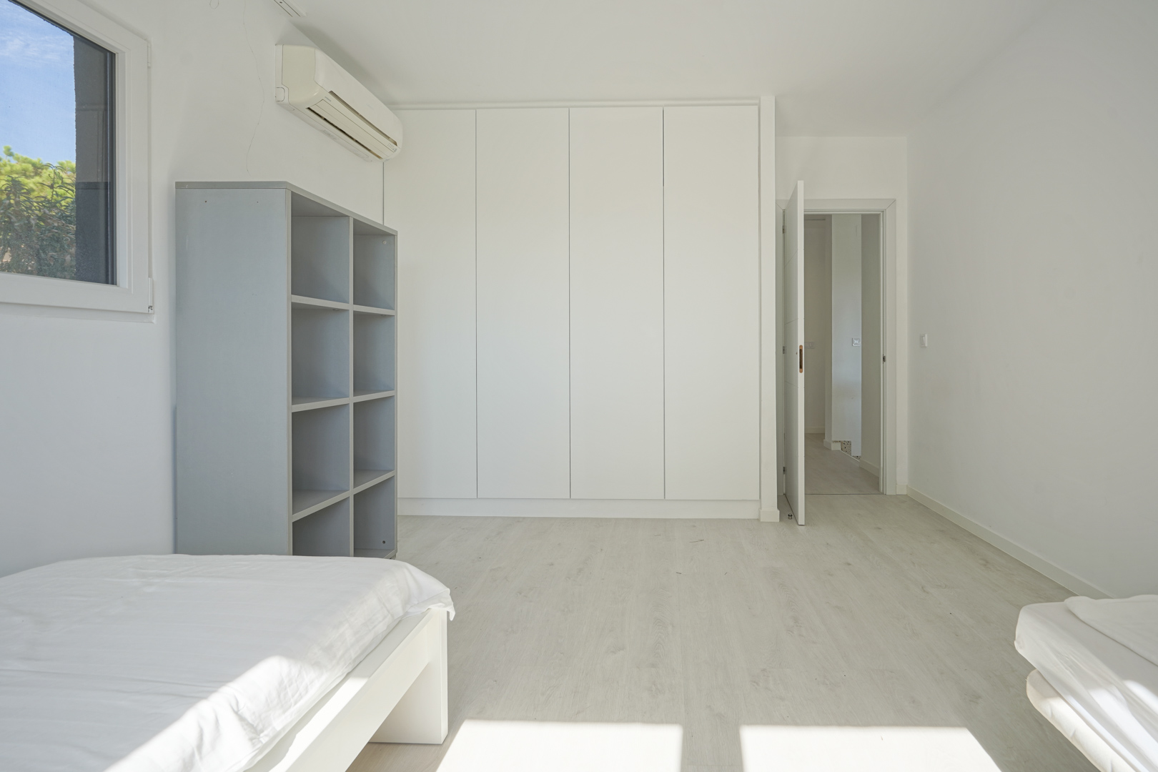 Villa renovada en Calpe con casa de invitados y vistas al mar