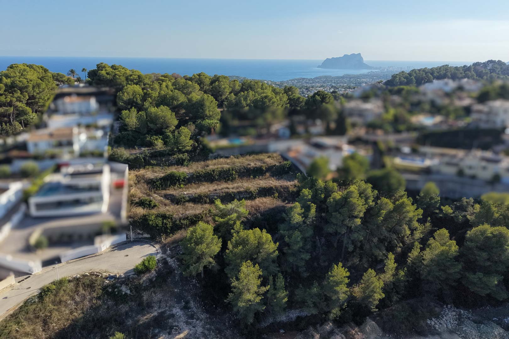 Parcela en Moraira, Benimeit con vistas al mar