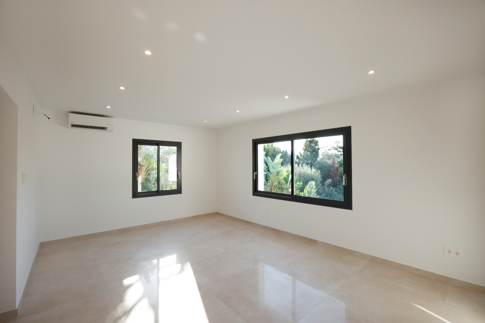 Villa moderna en Calpe, El Carrió con vistas al mar y energía solar