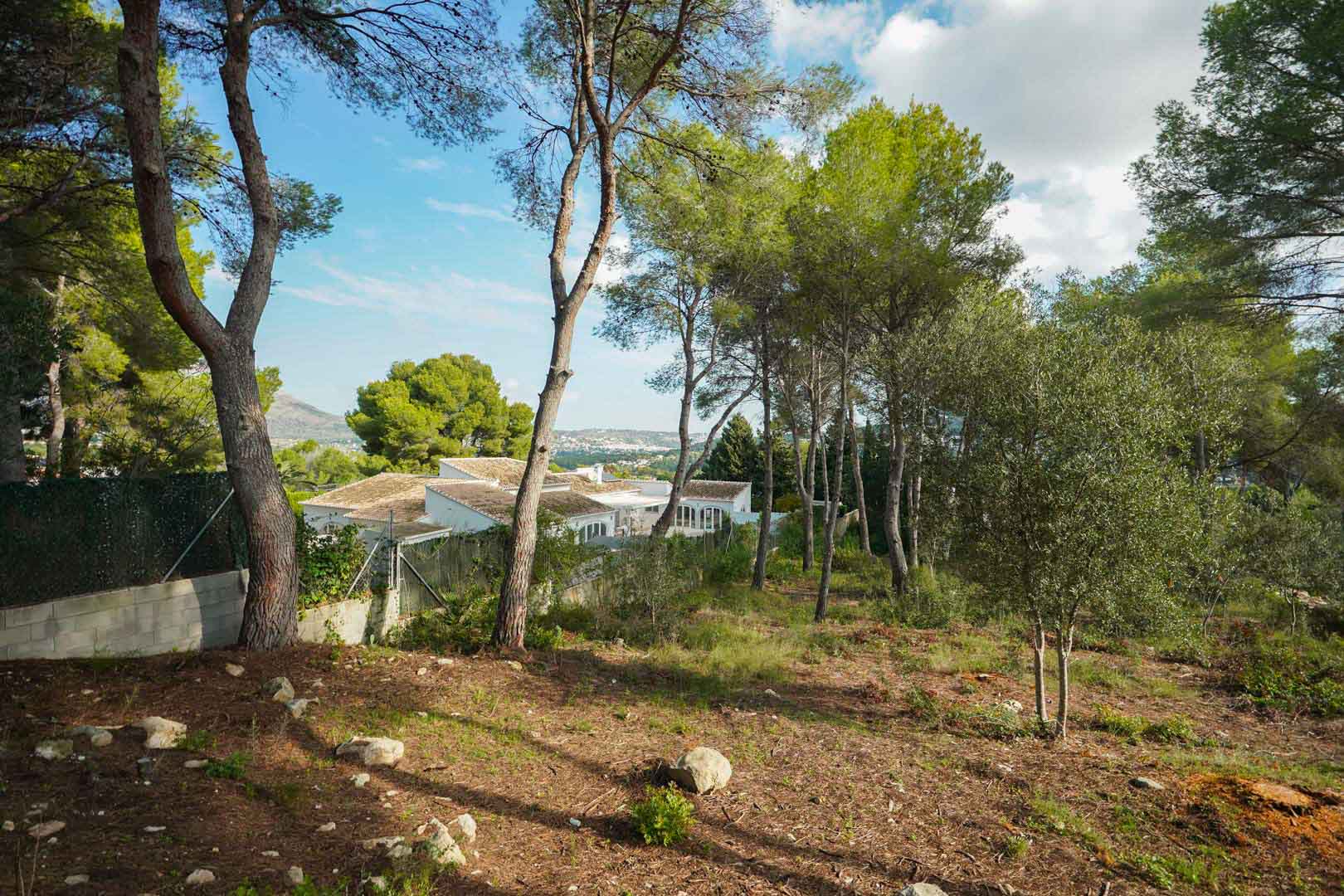 Parcela en venta en La Lluca, Jávea con vistas a la montaña