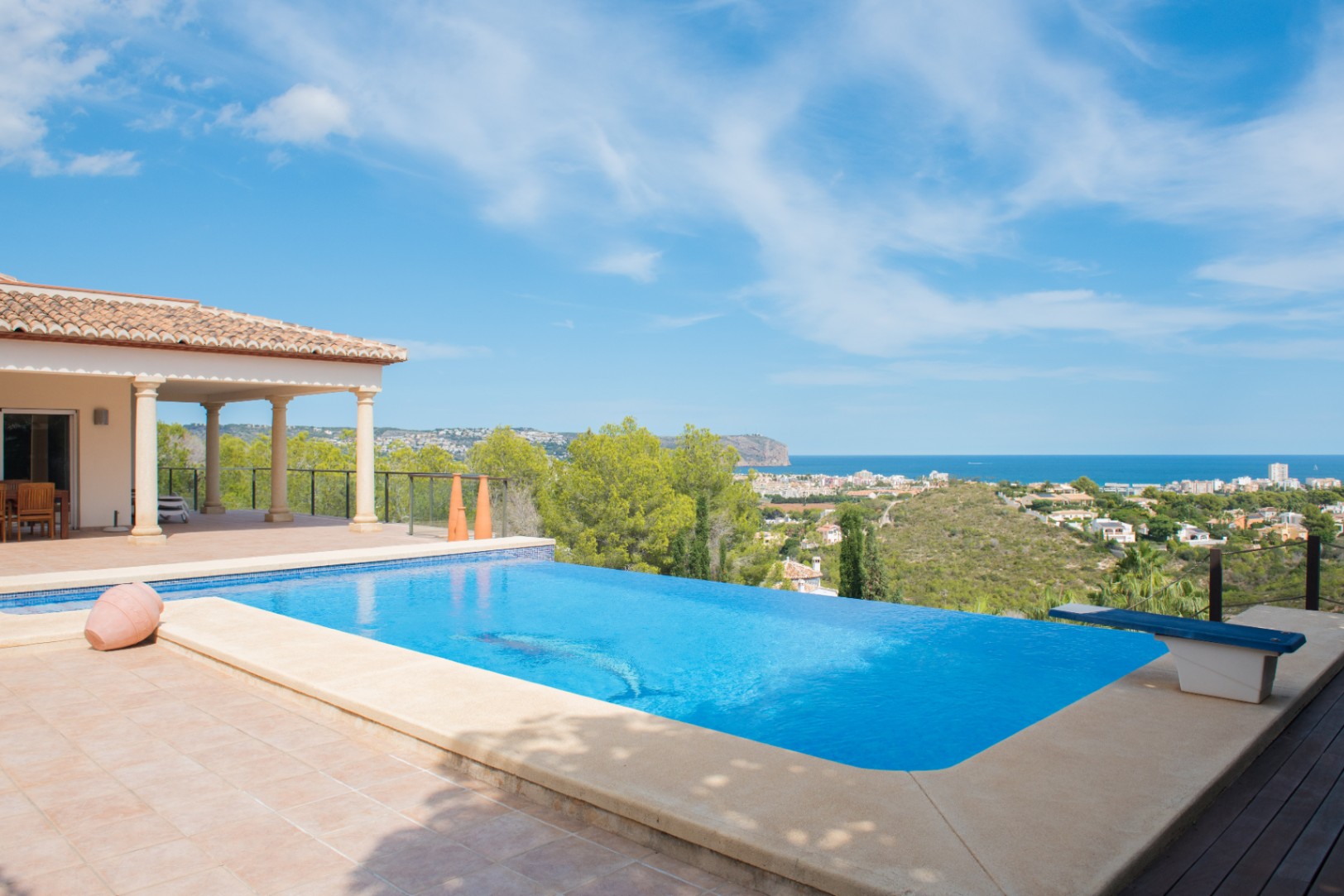 Villas de lujo en venta con vistas al mar en Jávea